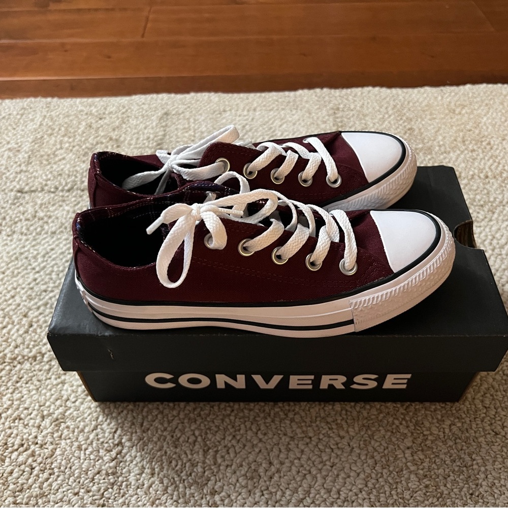 Converse sneaker